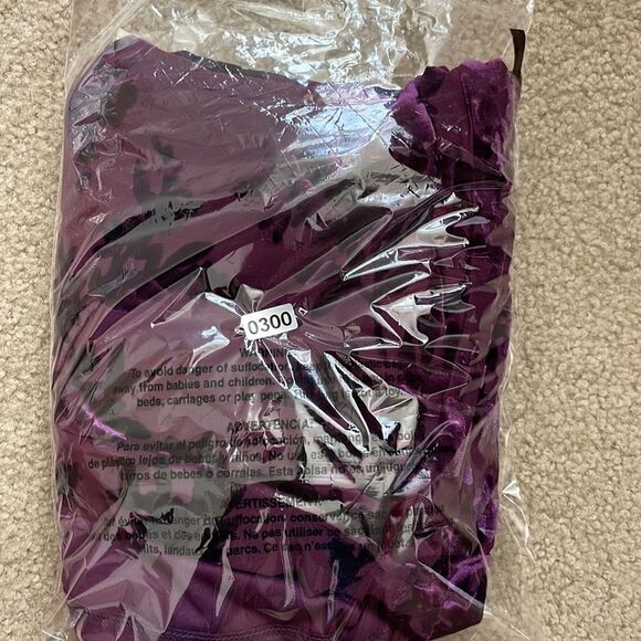 NWOT Calvin Klein Velvet Burnout Short Flutter Sleeve Sheath Dress size 6 - Picture 9 of 9